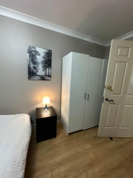 A 2 Standard Bedrooms Flat London Ngoại thất bức ảnh