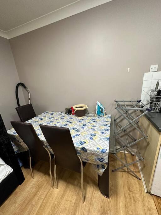 A 2 Standard Bedrooms Flat London Ngoại thất bức ảnh