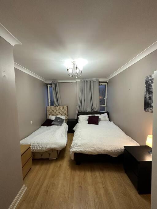 A 2 Standard Bedrooms Flat London Ngoại thất bức ảnh