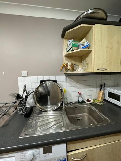 A 2 Standard Bedrooms Flat London Ngoại thất bức ảnh