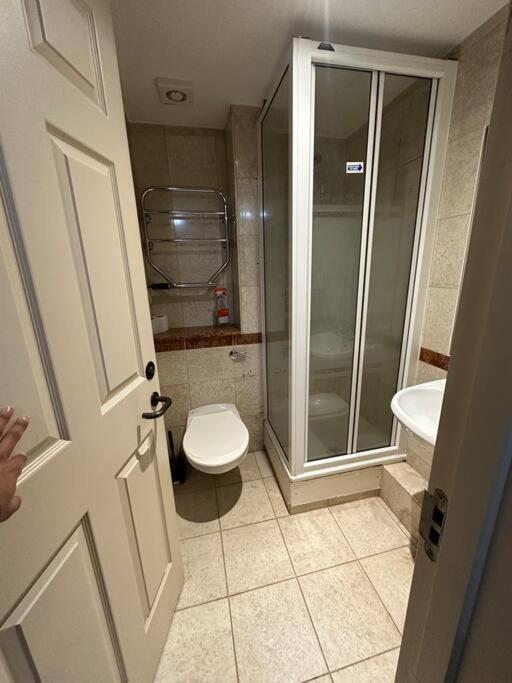 A 2 Standard Bedrooms Flat London Ngoại thất bức ảnh